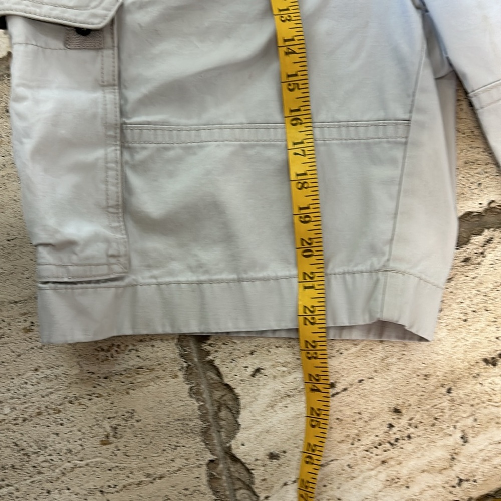 Tommy Hilfiger khaki cargo shorts size36 great condition super soft comfortable - Picture 10 of 14